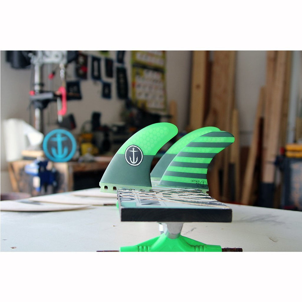 Captain Fin CF Quickness MD Tri Fin FCS Black Honeycomb